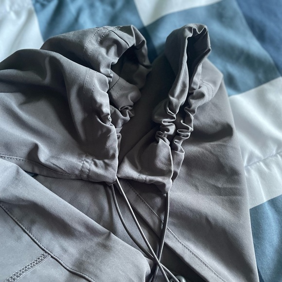 Athletic Capri Pants, Mid Rise, never worn - Picture 5 of 5